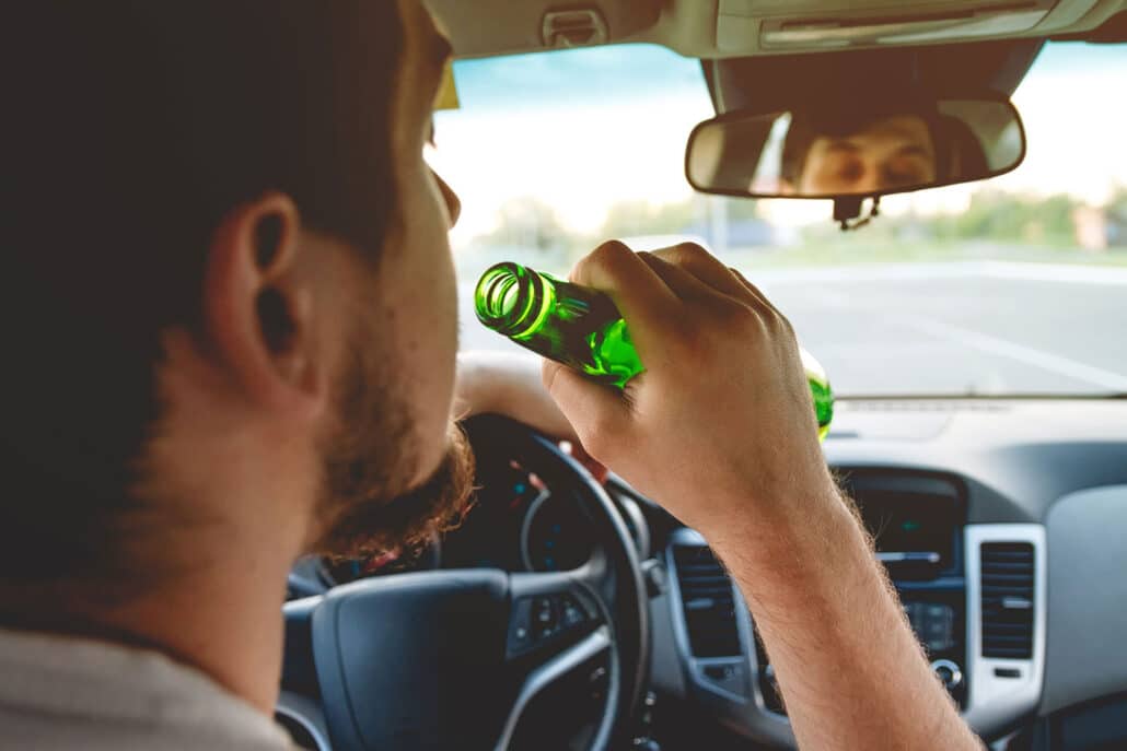 beber mientras se conduce
